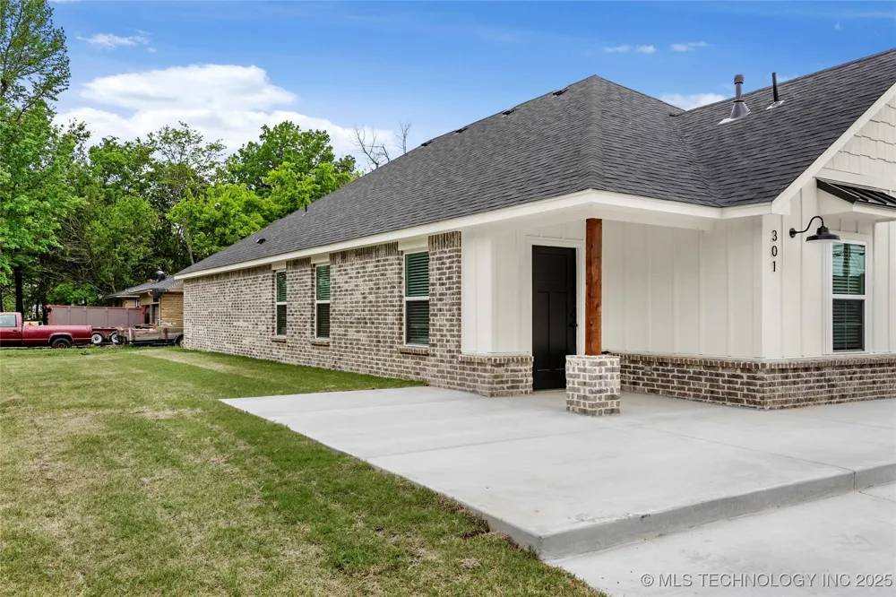 817 E 11th Street Claremore, OK 74017