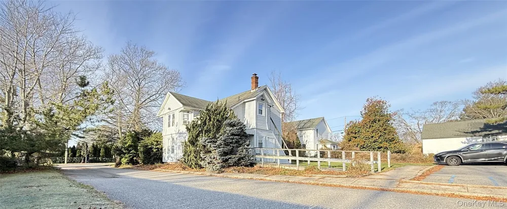 982 Roanoke Avenue Riverhead, NY 11901
