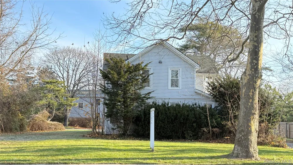 982 Roanoke Avenue Riverhead, NY 11901
