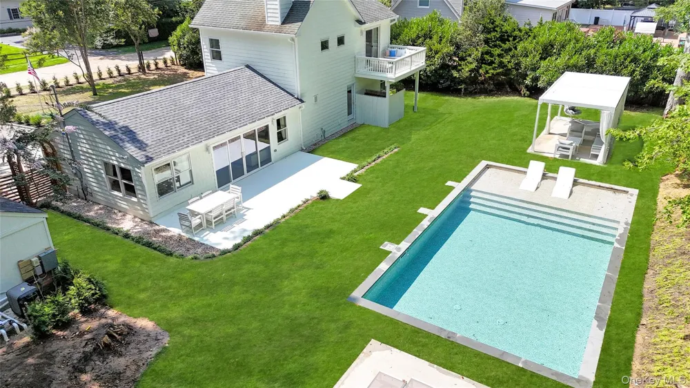 9 Pine Tree Road Southampton, NY 11968