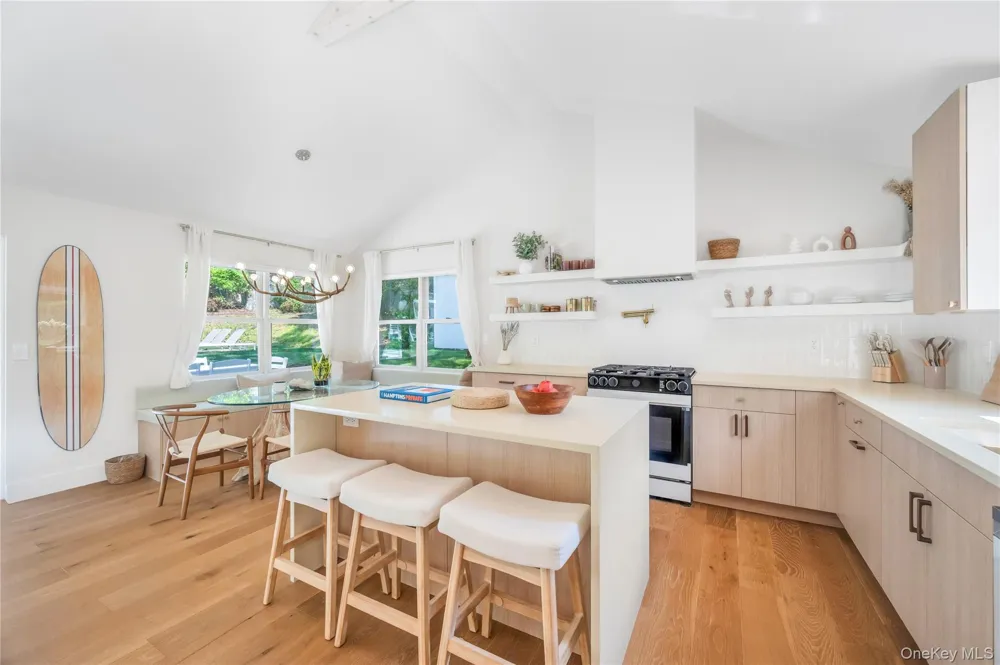 9 Pine Tree Road Southampton, NY 11968