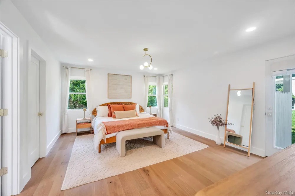 9 Pine Tree Road Southampton, NY 11968