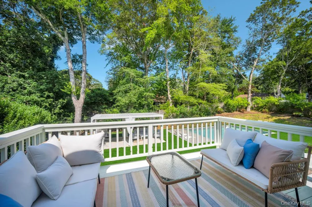 9 Pine Tree Road Southampton, NY 11968