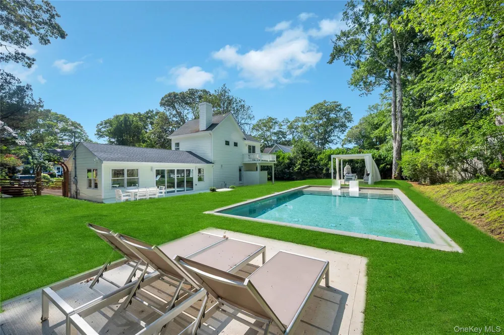 9 Pine Tree Road Southampton, NY 11968