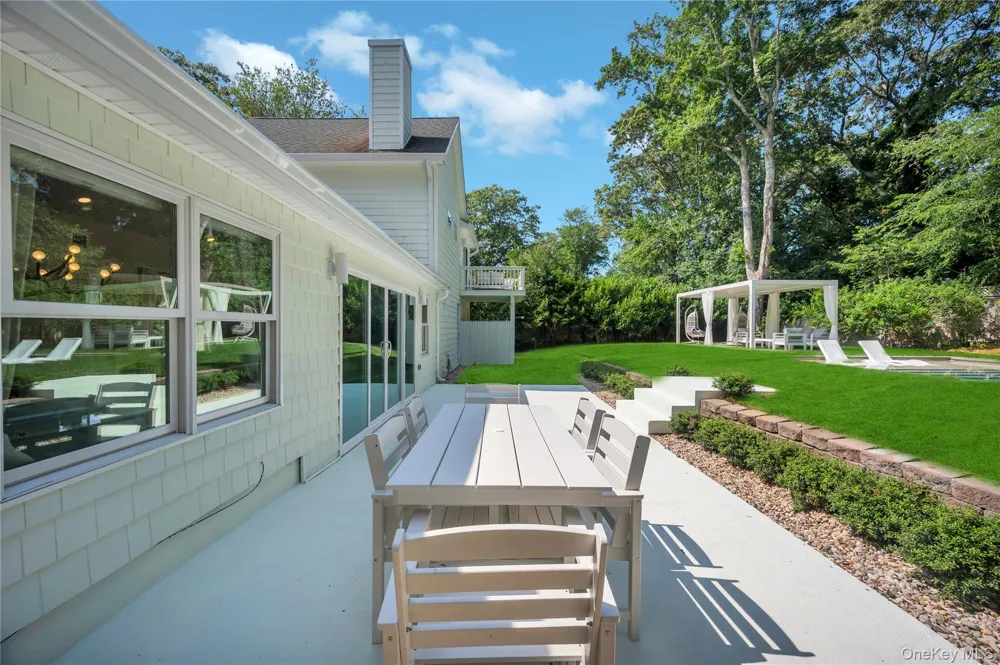 9 Pine Tree Road Southampton, NY 11968