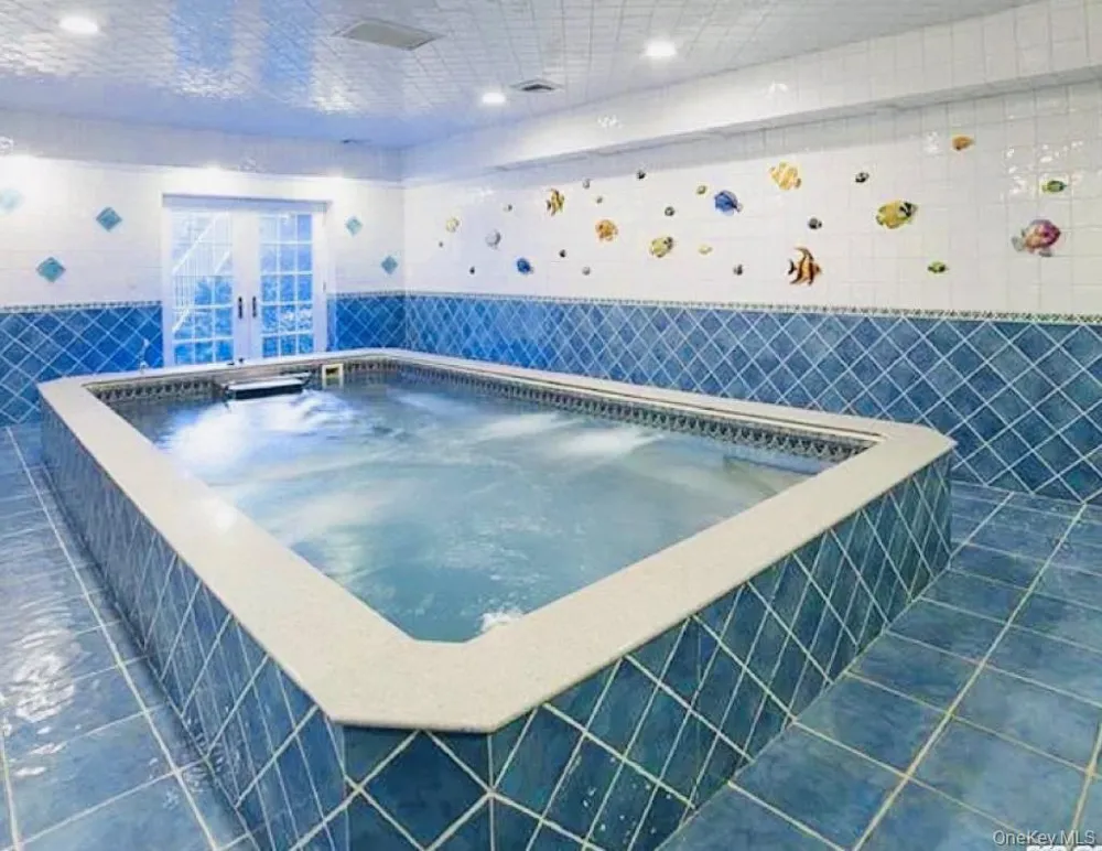 22 Willow Road Woodsburgh, NY 11598