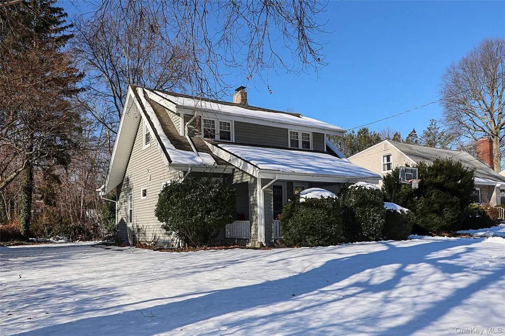 35 Francis Terrace Glen Cove, NY 11542