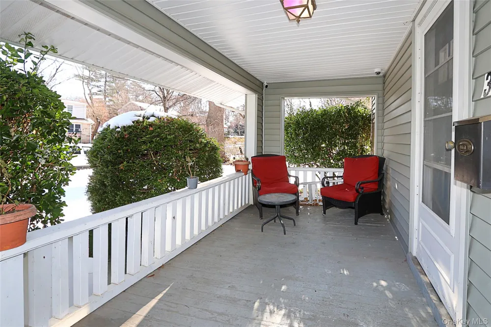 35 Francis Terrace Glen Cove, NY 11542