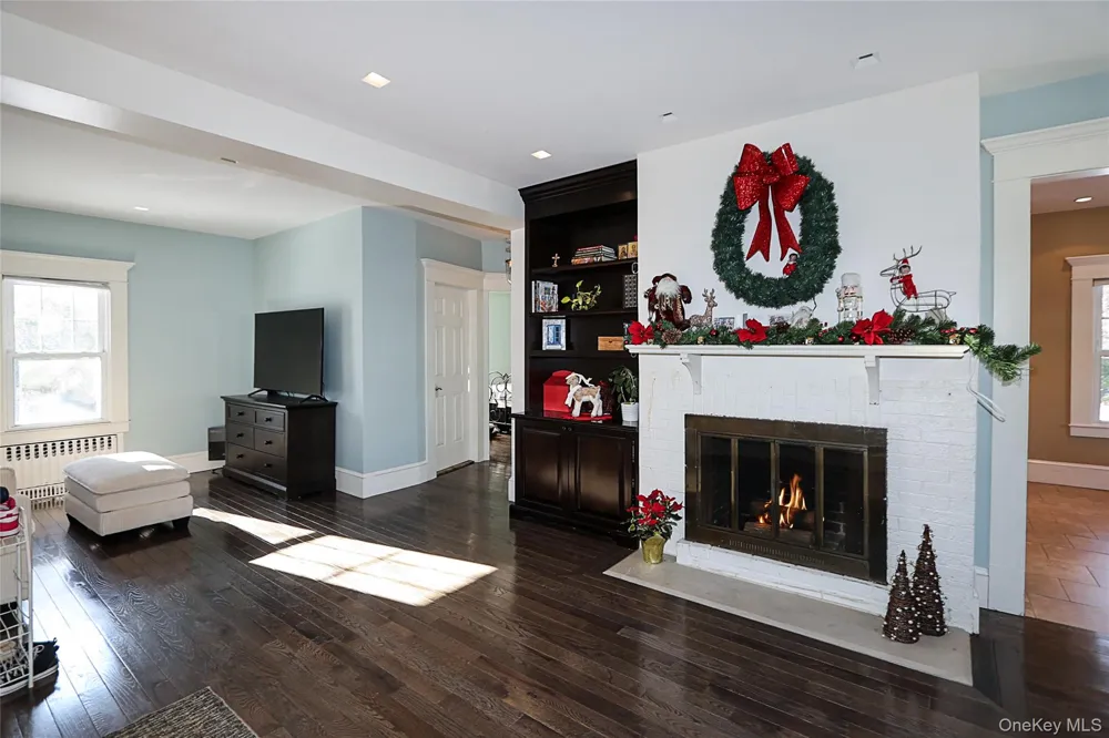 35 Francis Terrace Glen Cove, NY 11542