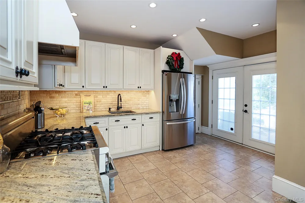 35 Francis Terrace Glen Cove, NY 11542