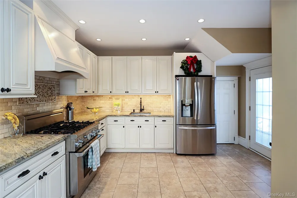 35 Francis Terrace Glen Cove, NY 11542