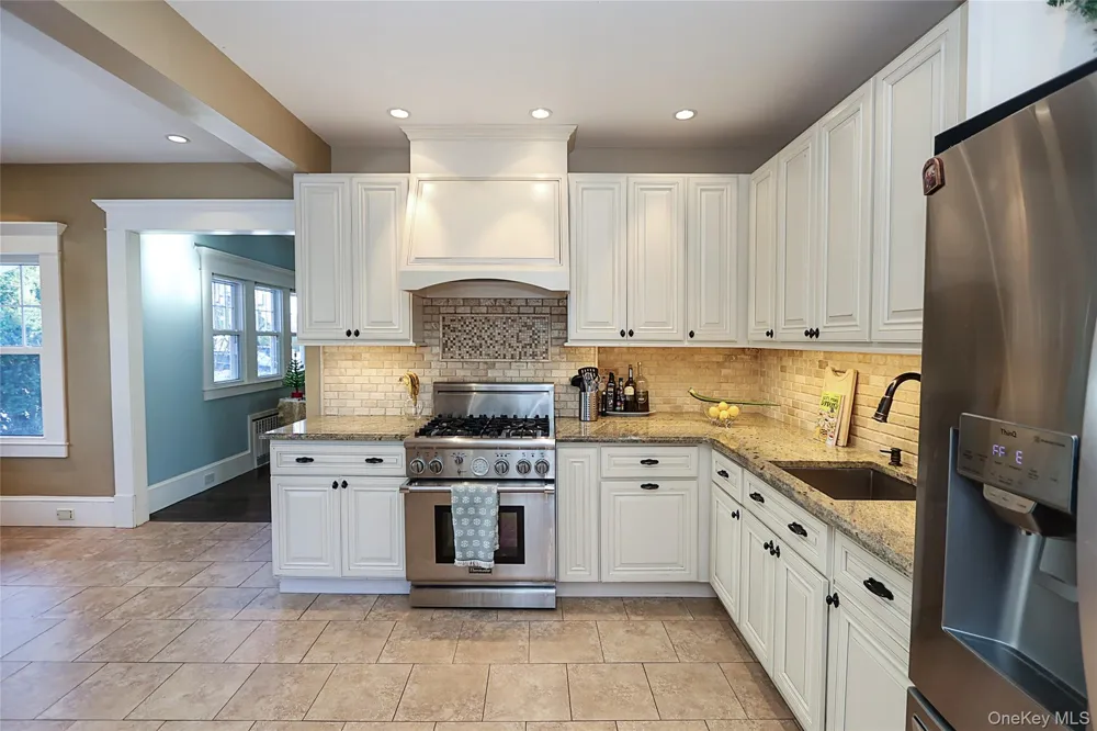 35 Francis Terrace Glen Cove, NY 11542