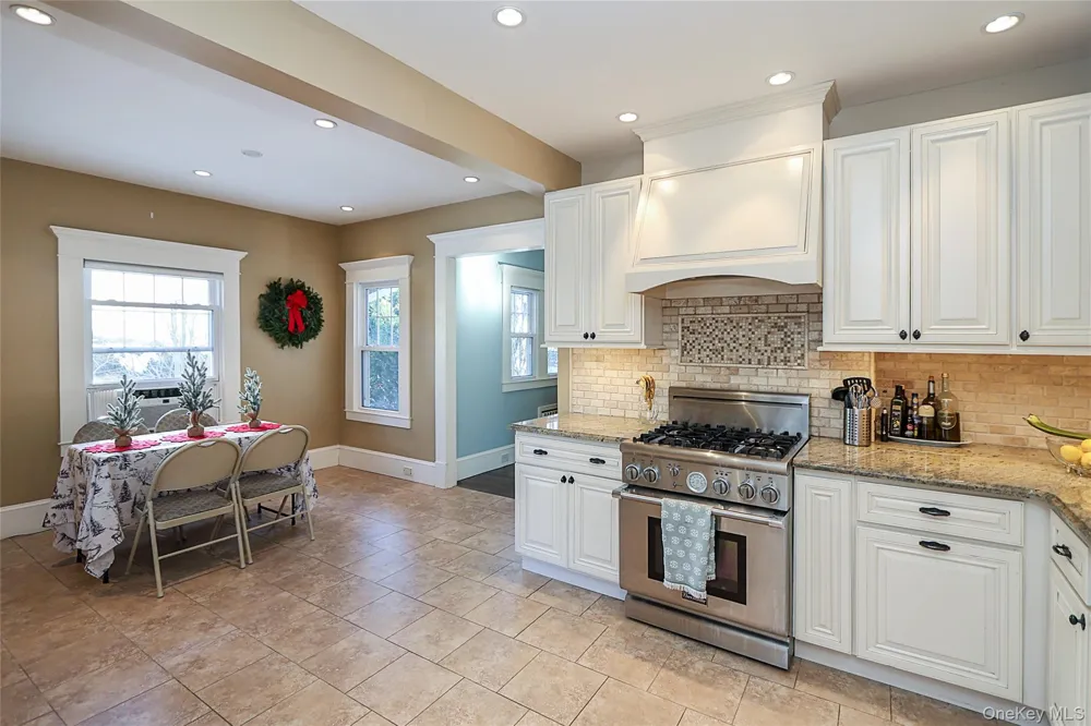 35 Francis Terrace Glen Cove, NY 11542