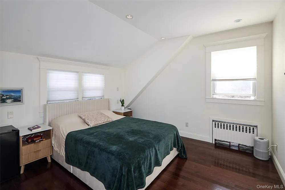 35 Francis Terrace Glen Cove, NY 11542