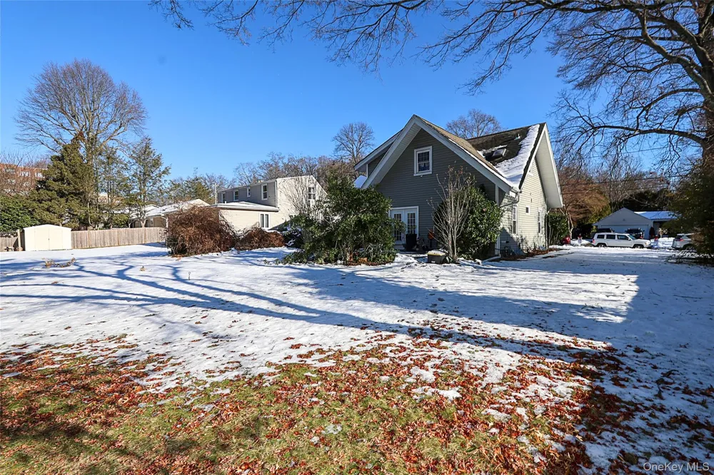 35 Francis Terrace Glen Cove, NY 11542
