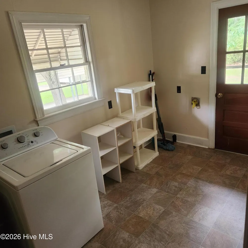 727 Fairlane Drive Grifton, NC 28530