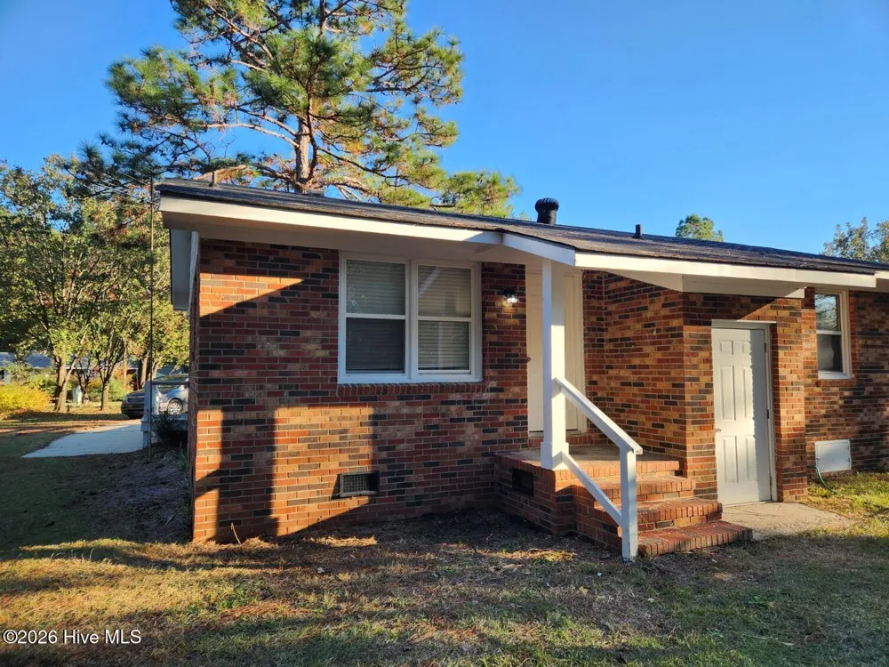 616 Pine Street Roseboro, NC 28382