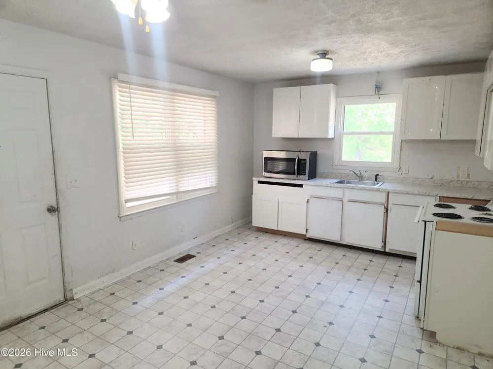 616 Pine Street Roseboro, NC 28382