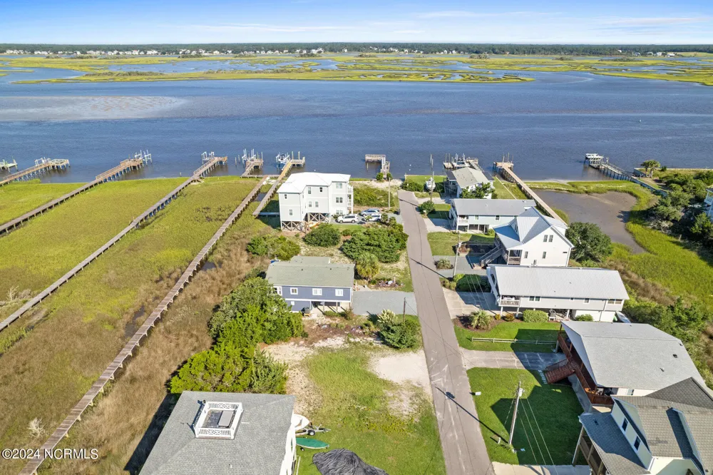 1123 Canady Avenue Topsail Beach, NC 28445