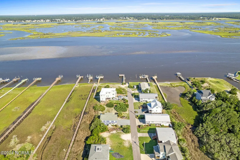 1123 Canady Avenue Topsail Beach, NC 28445