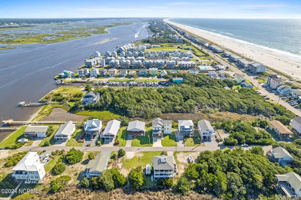 1123 Canady Avenue Topsail Beach, NC 28445