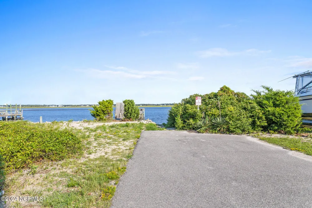 1123 Canady Avenue Topsail Beach, NC 28445