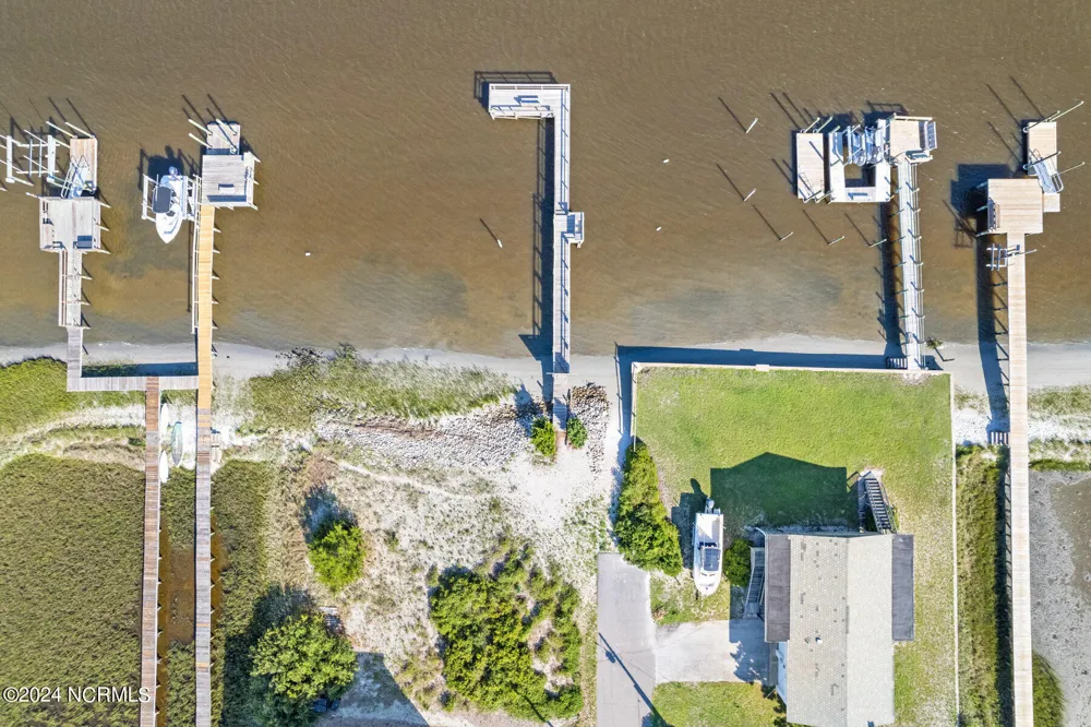 1123 Canady Avenue Topsail Beach, NC 28445