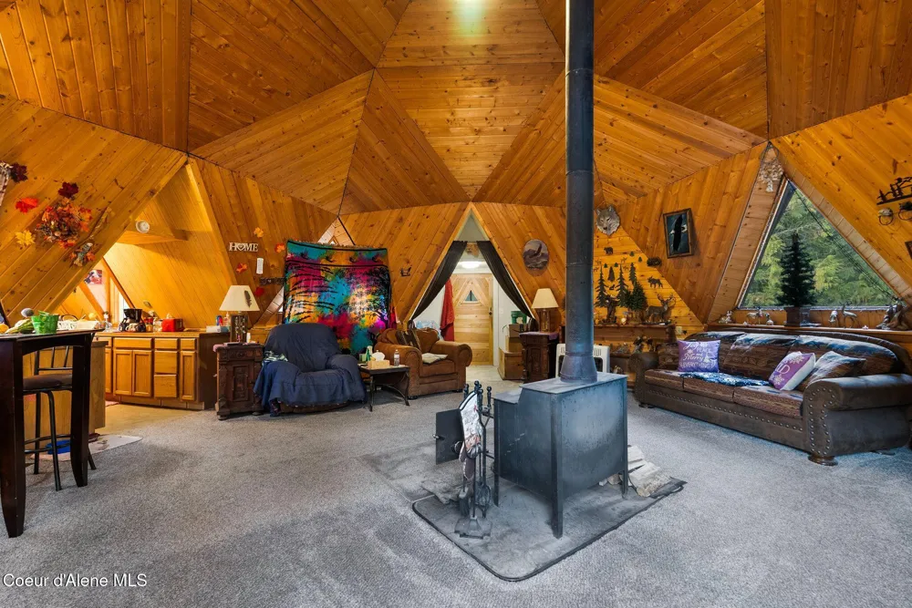 762 High Rd Sandpoint, ID 83864