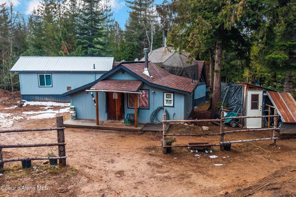 762 High Rd Sandpoint, ID 83864