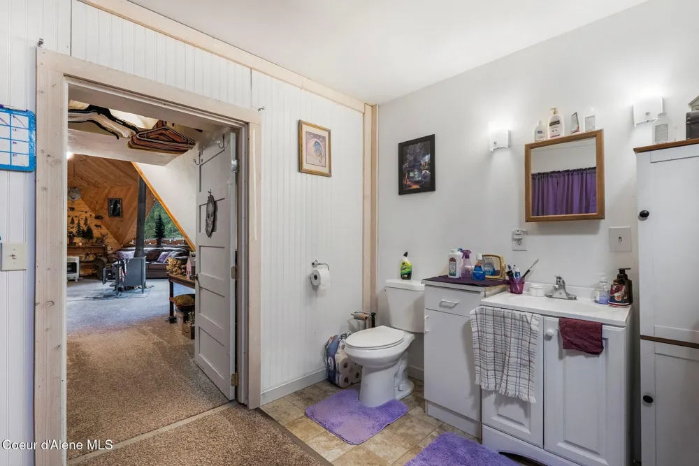 762 High Rd Sandpoint, ID 83864