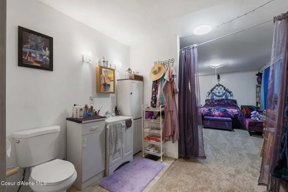 762 High Rd Sandpoint, ID 83864