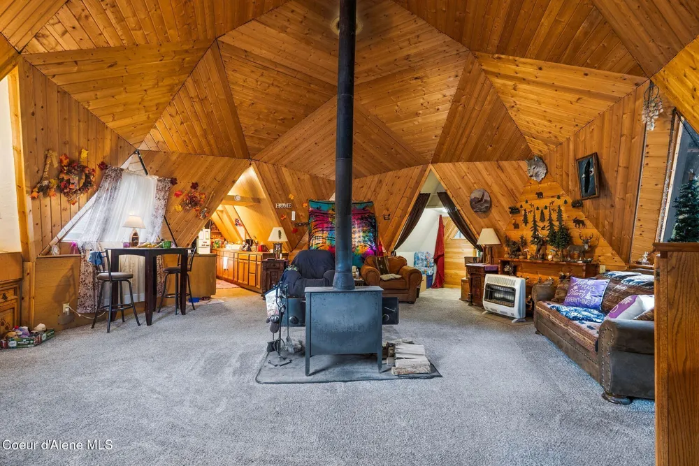 762 High Rd Sandpoint, ID 83864