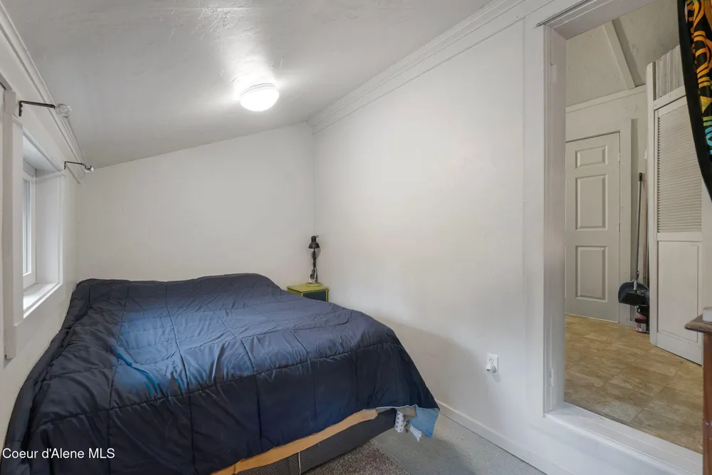 762 High Rd Sandpoint, ID 83864