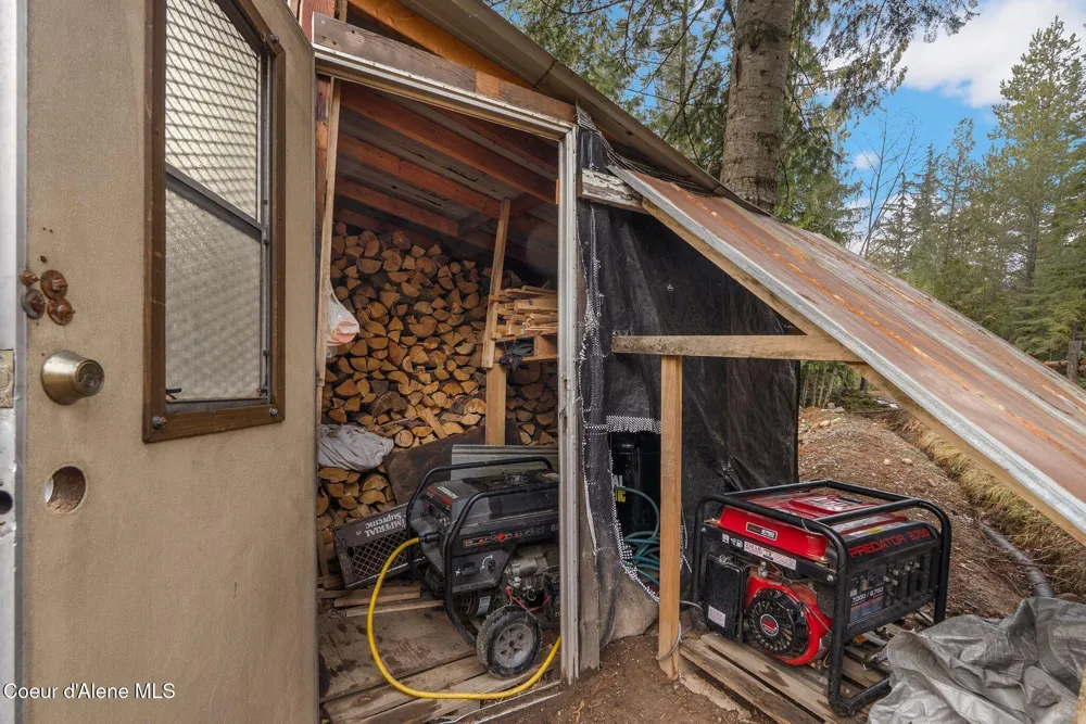 762 High Rd Sandpoint, ID 83864