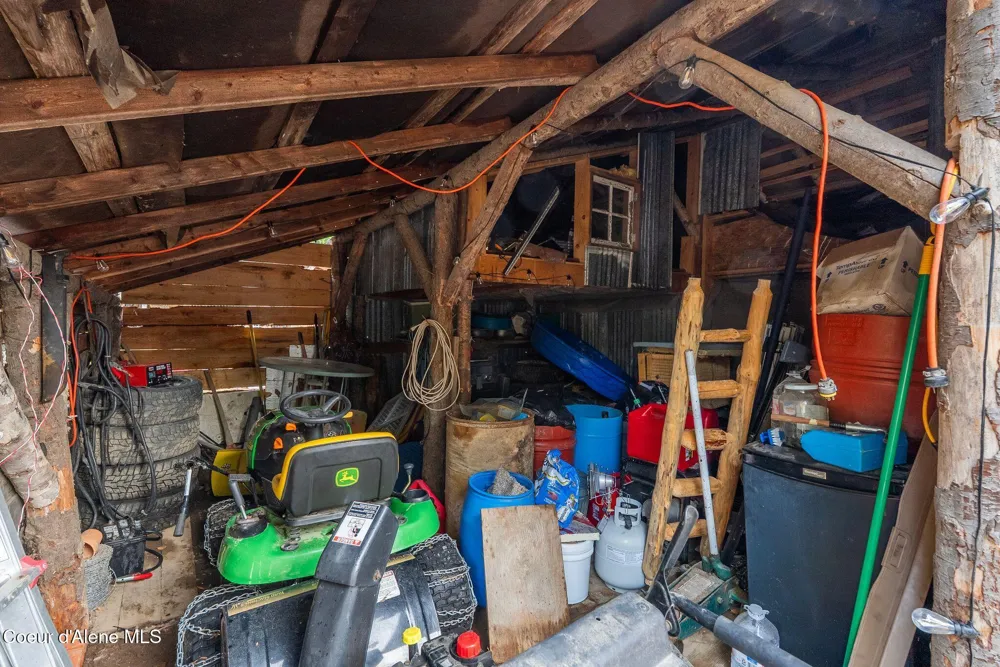 762 High Rd Sandpoint, ID 83864