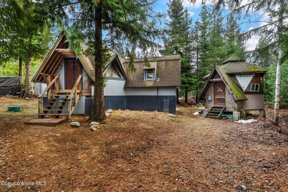762 High Rd Sandpoint, ID 83864