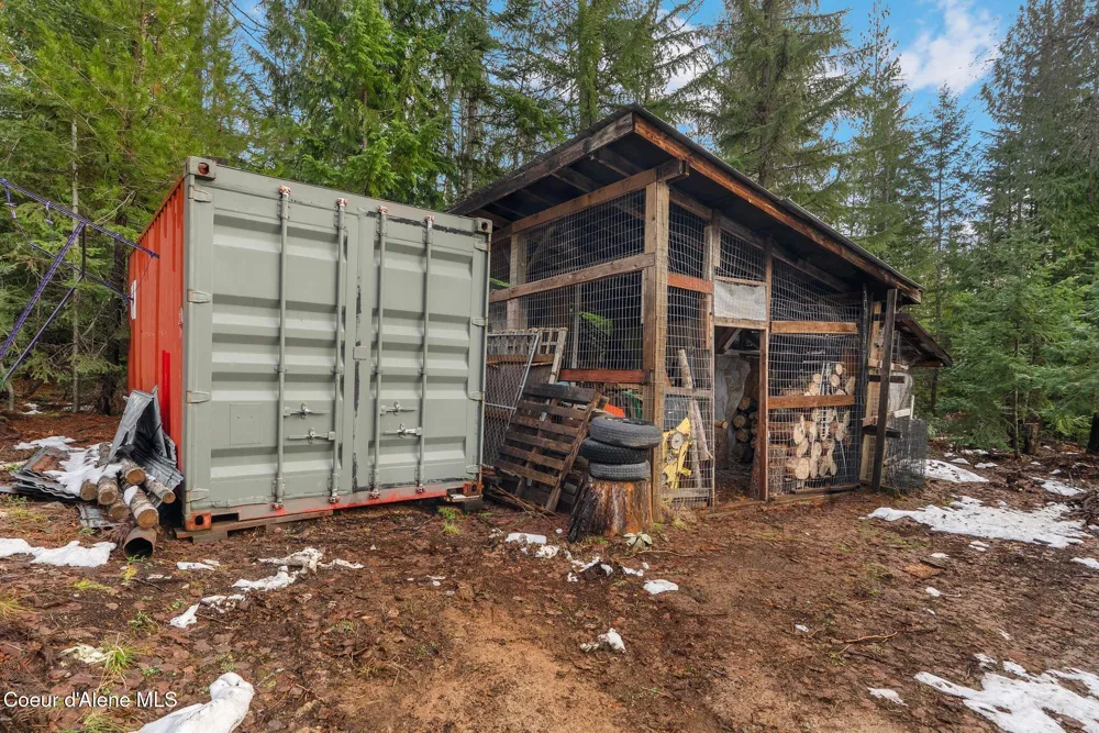 762 High Rd Sandpoint, ID 83864