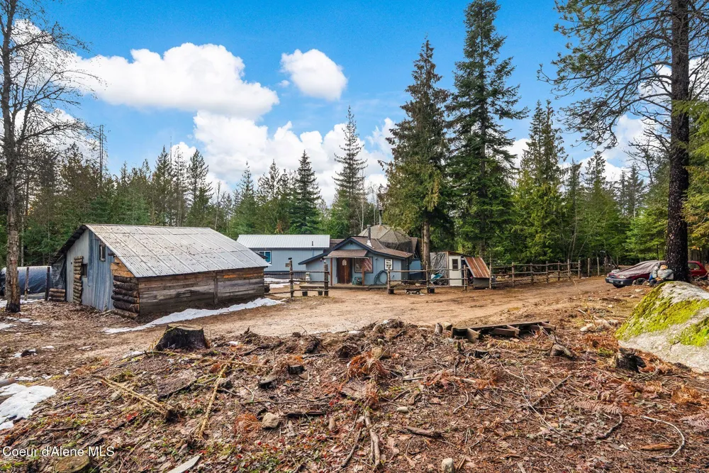 762 High Rd Sandpoint, ID 83864