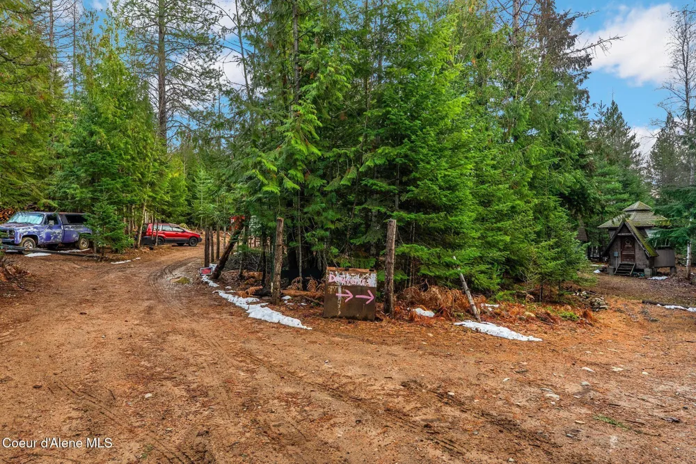 762 High Rd Sandpoint, ID 83864