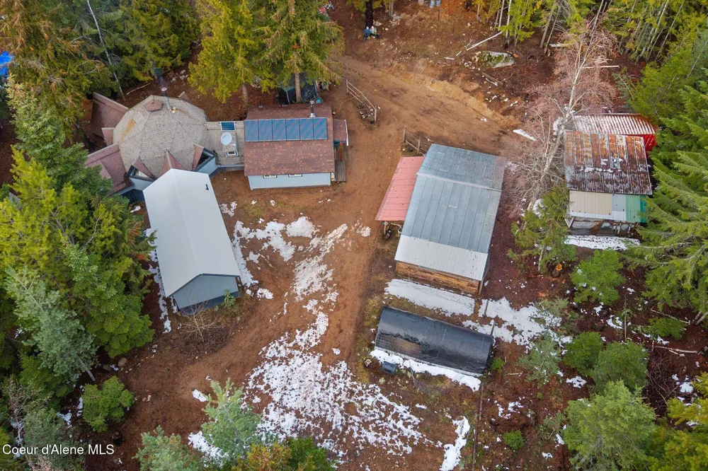 762 High Rd Sandpoint, ID 83864