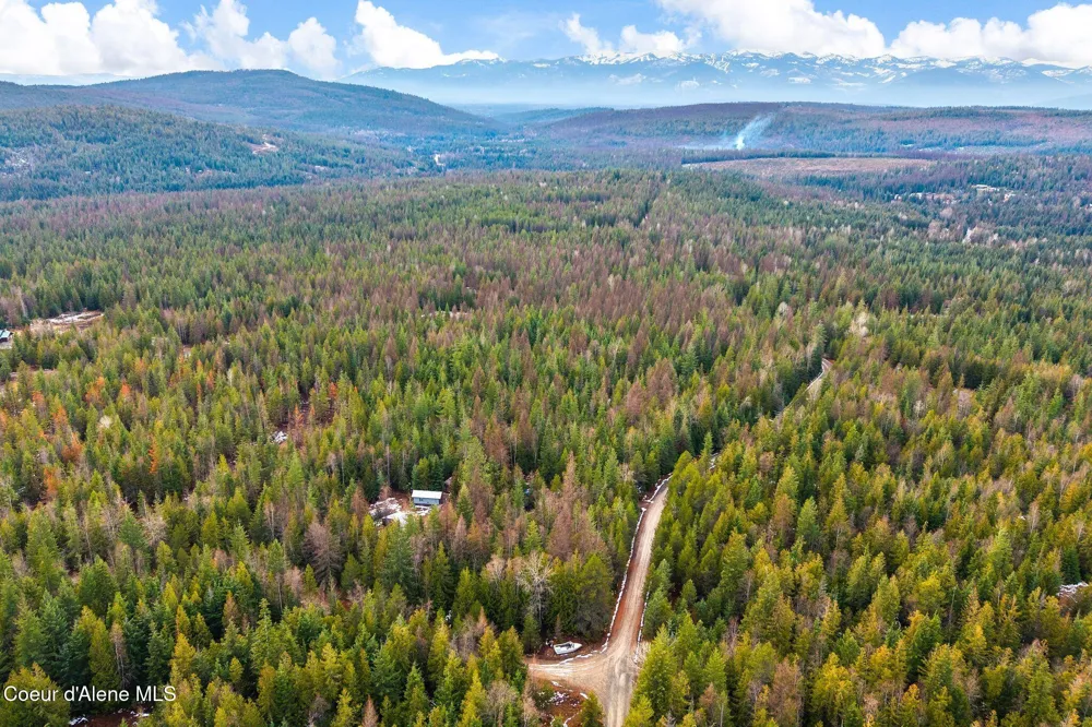 762 High Rd Sandpoint, ID 83864