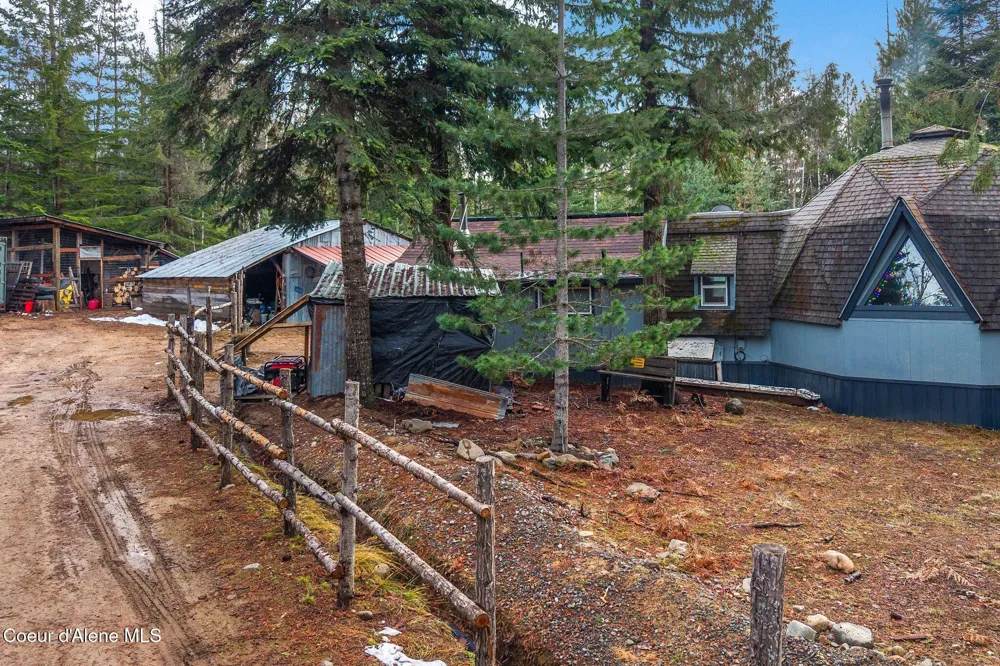 762 High Rd Sandpoint, ID 83864