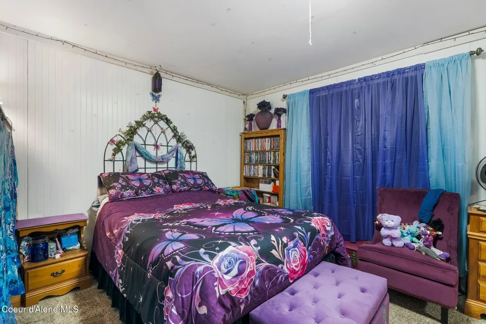 762 High Rd Sandpoint, ID 83864