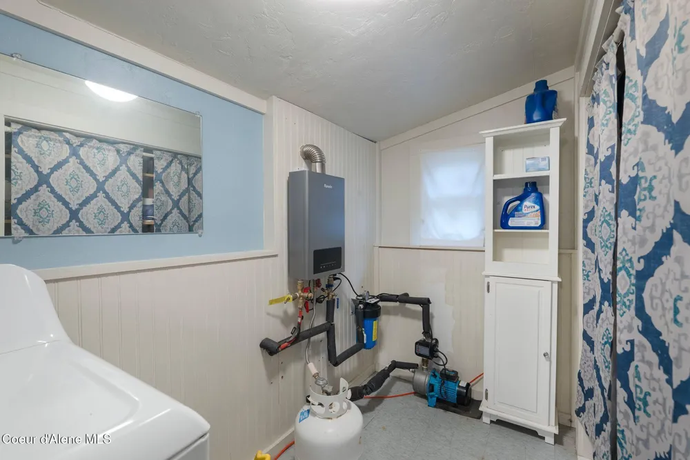 762 High Rd Sandpoint, ID 83864