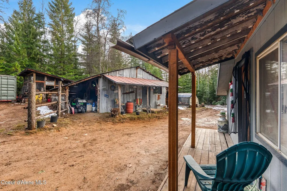 762 High Rd Sandpoint, ID 83864
