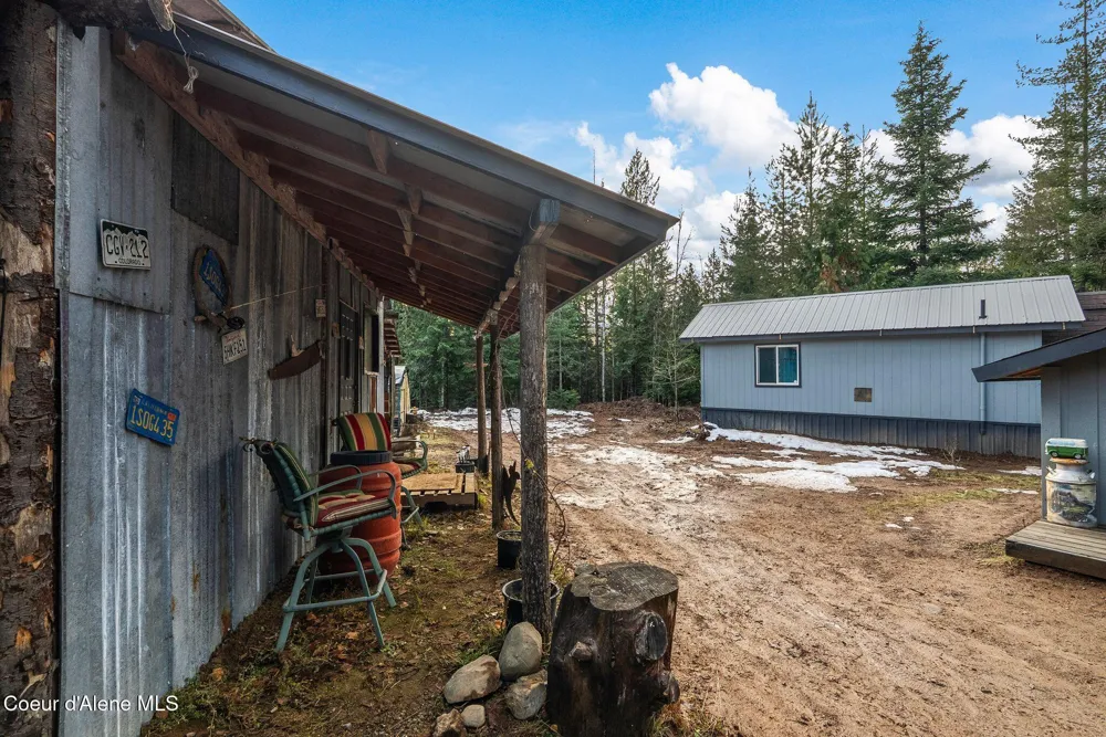 762 High Rd Sandpoint, ID 83864