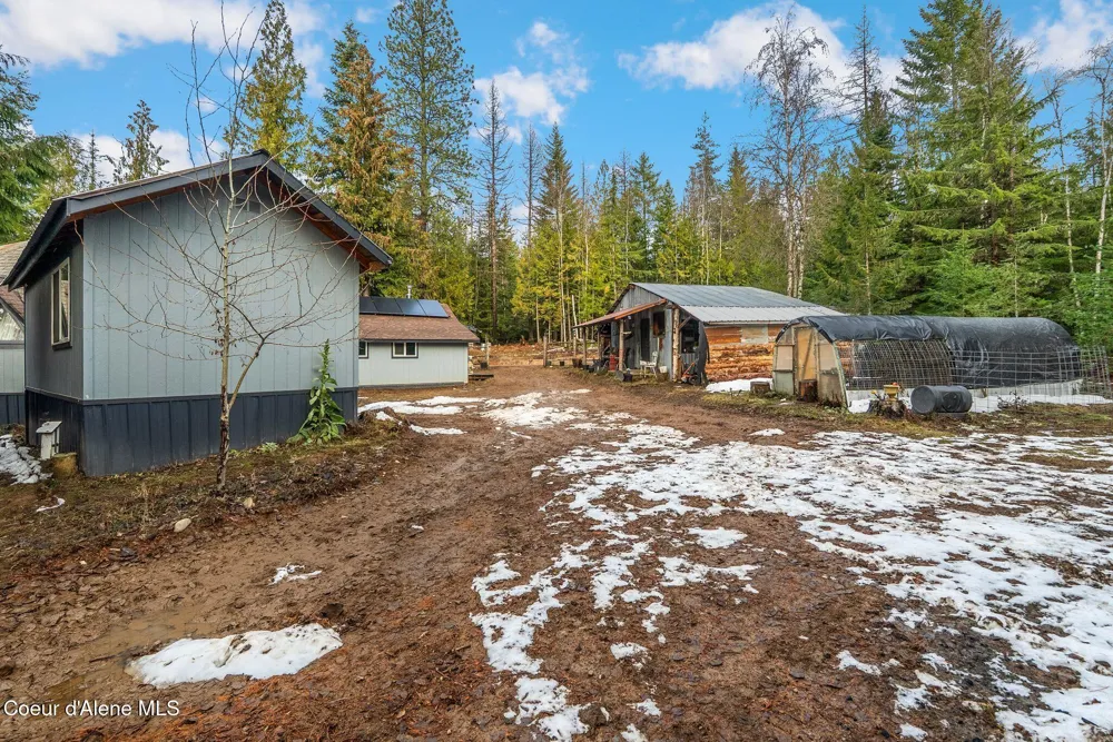 762 High Rd Sandpoint, ID 83864