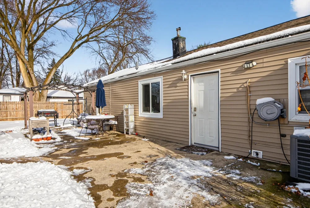 8815 Marlowe Avenue Plymouth Charter Township, MI 48170