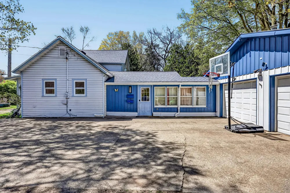 140 W Main Street Hart City, MI 49420