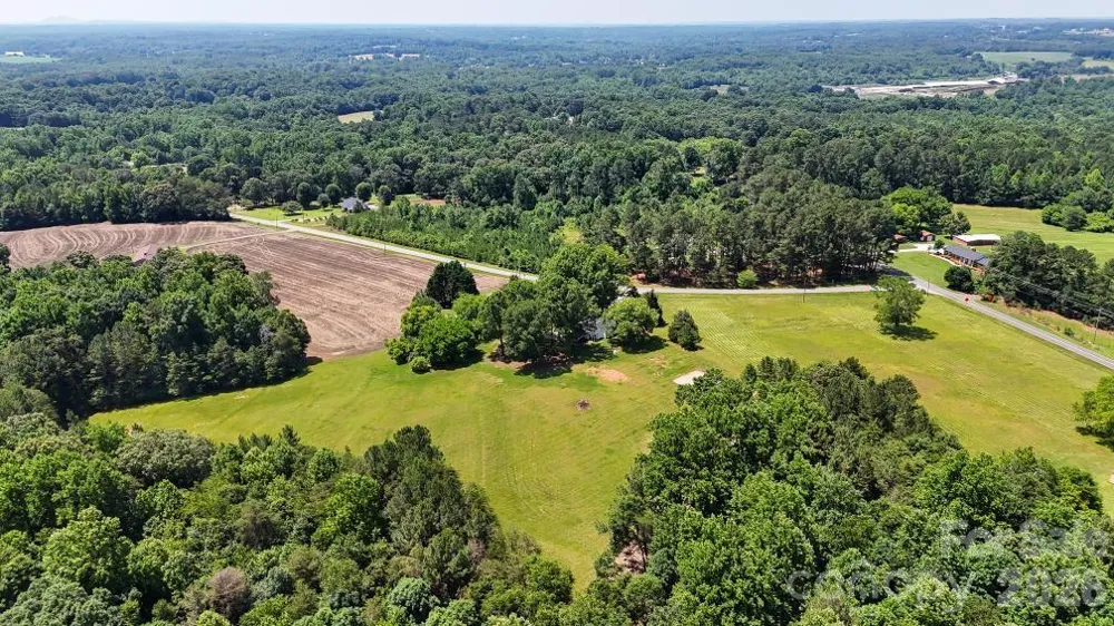 5740 Crouse Road Crouse, NC 28033